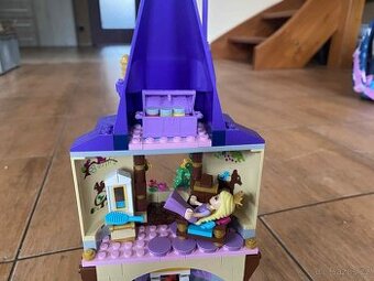 Lego disney locika ve vezi