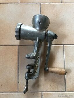 mlýnek na maso , made in Czechoslovakia