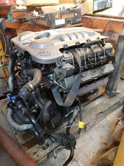 E38 740d. Motor 8Valec