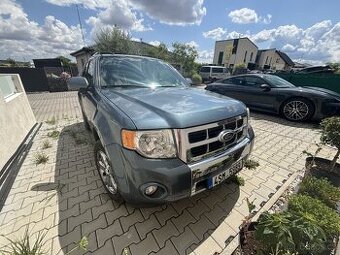 Ford Escape Limited 2012, modrá – dovoz z USA