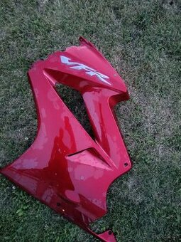 Boční kapota Honda VFR 800 vtec