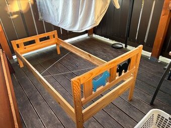 Dětská postel s matrací