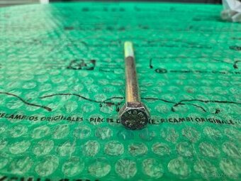 šroub konzole motoru Škoda Felicia 1.6 , 1.9d N90711801 , N