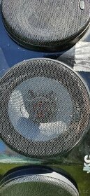 Repro bedna na střechu auta