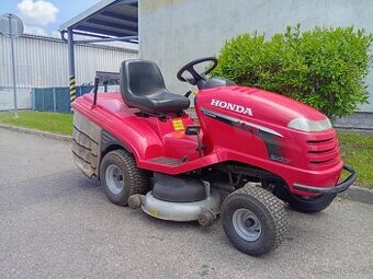 Zahradní traktor Honda 2417