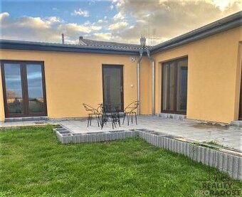 Pronájem  prostoru ve Smečně, pronájem  prostor Smečno - 1