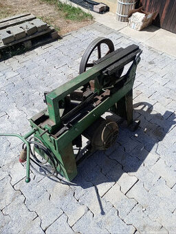 strojní rámová pila