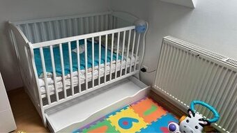 Dětská postýlka bílá se šuplíkem + rošt + matrace