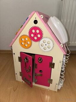 2 Kids Toys Activity board domeček