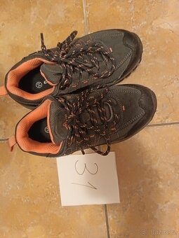 Trekové boty vel 31.