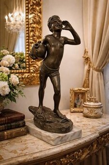 ✨ Italská figurální soška - „Neapolský nosič vody“