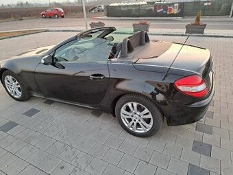 Mercedes SLK 200 Cabrio, Automat, pěkný