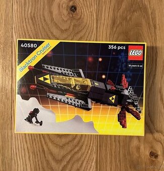 LEGO 40580 Křižník Blacktron