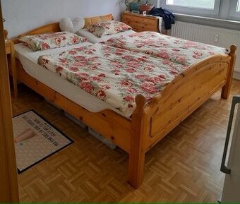 Manželská postel - borovice, bez roštů a matrací