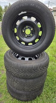 Zánovní zimní sada Dacia DUSTER 16" 5x114,3 pneu 215/65/16