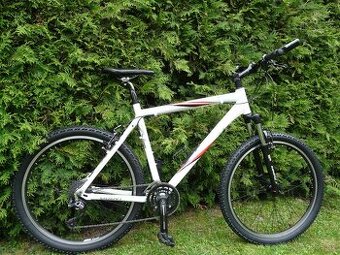 Giant Terrago 3, kola 26", rám 21"