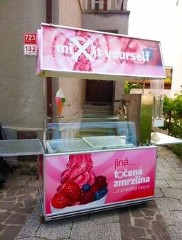 Zmrzlinový stroj /vozík na fresh točenou zmrzlinu