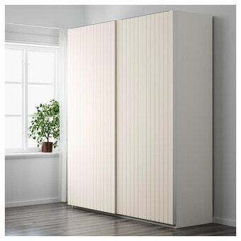 Šatní skříň Ikea PAX s posuvnými dveřmi Bergsfjord