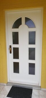 Vchodové dveře