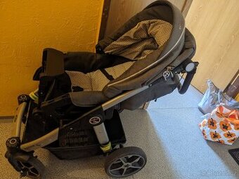 Kočárek na opravu či náhradní díly