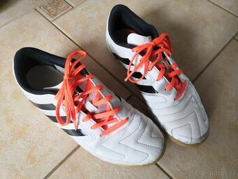 Dětské sálové boty stélka 23 cm zn. Adidas