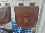 Podopasková kožená brašna, pravá kuže, kapsička, dokladovka