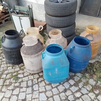 Plastové potravinářské konve