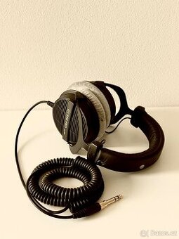 Sluchátka Beyerdynamic DT 990 Pro