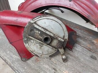 Spatne sehnatelny stit s rozetou jawa kyvacka pulbuben