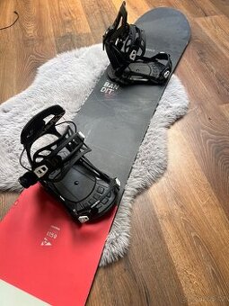 SNOWBOARD GRAVITY BANDIT 159 + VÁZÁNÍ RAVEN FASTER T3600
