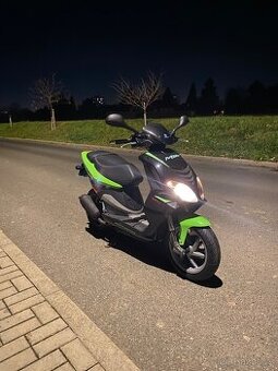 Skútr Piaggio NRG bez řidičáku 25 km/h