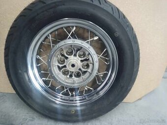 Suzuki VL 800 zadní kolo