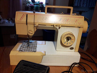 ŠICÍ STROJ - SINGER