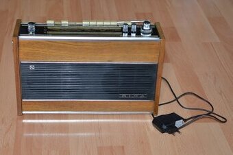 Rozhlasový přijímač Riga 103, funkční