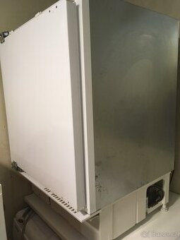 Malá vestavná lednice huttar(ikea)