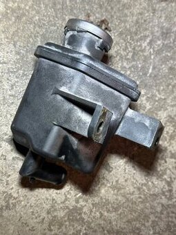 Ford Probe - nádržka k chladiči