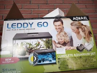 Úplně nové akvárium 54 litrů set ještě v krabici