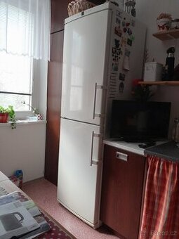 Lednice s mrazákem zn.LIEBHERR