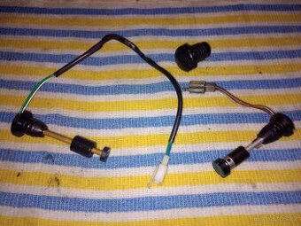 Čidla oleje a uzávěr na skútra