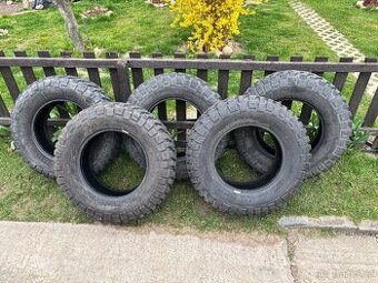 BF Goodrich M/T KM2 255/75 R17 5ks