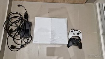 Xbox One bílý
