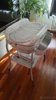 Skládací přebalovací pult s vaničkou Chicco cuddle&bubble