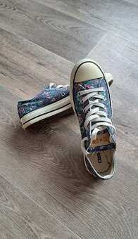 Hezké dámské tenisky Converse