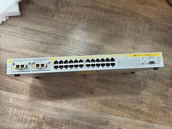 Switch Allied Telesyn AT-8524M