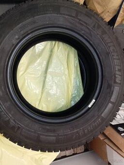 Prodám Michelin letní pneumatiky 215/70R15C