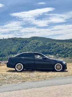 BMW E90