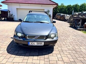 Volvo V70 II 2.5 TDI 140 PS
