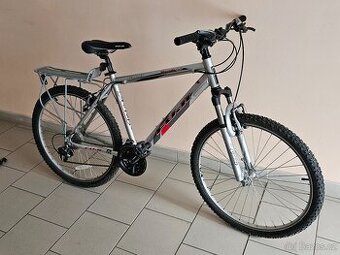 Fuji Nevada 4.0 2011 - 26"