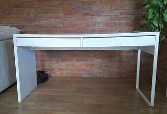 Psací stůl MICKE - IKEA