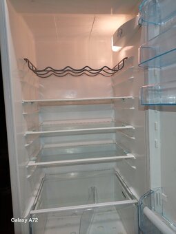 Kombinovaná chladnička s mrazničkou Electrolux 400 L, Nové c